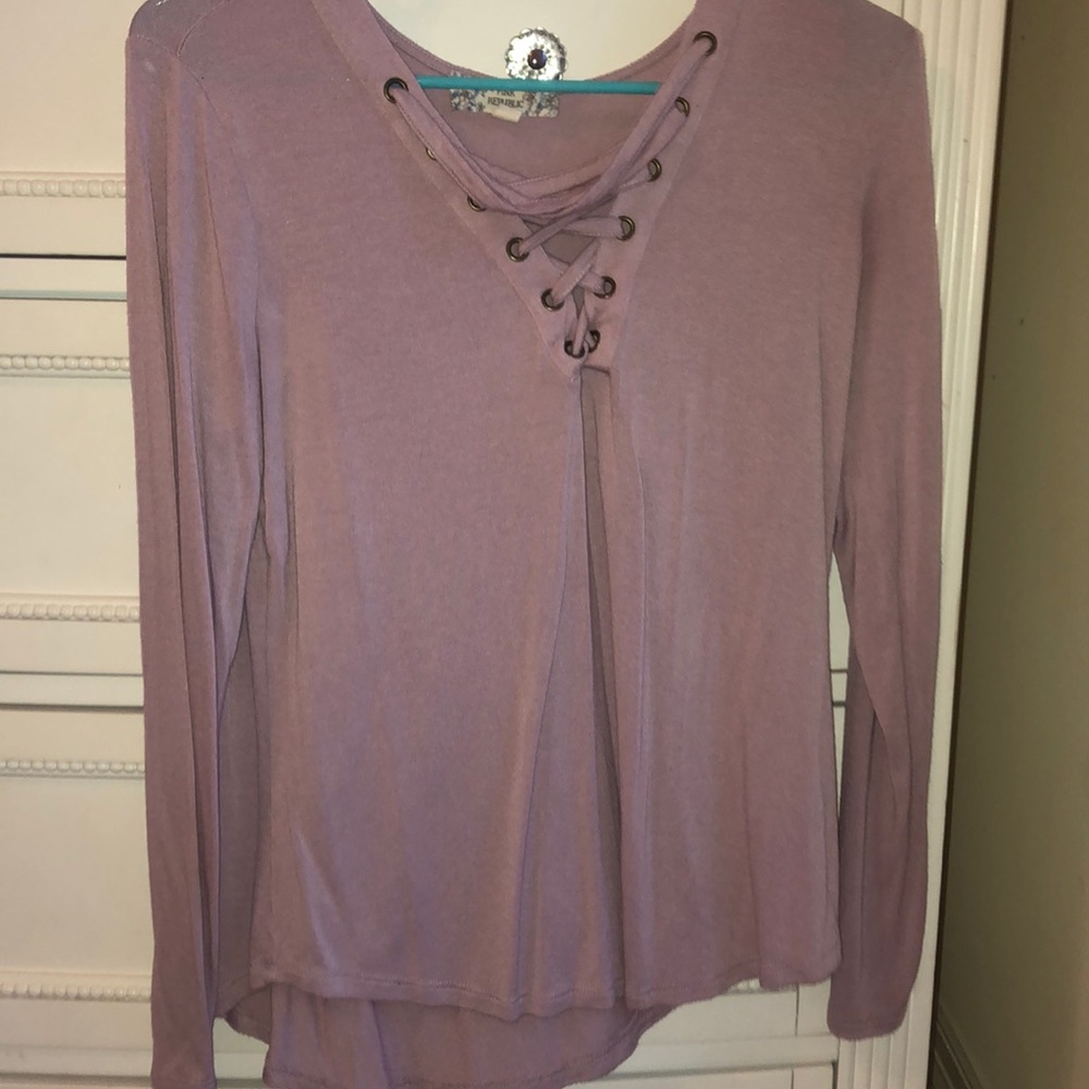 t-shirt/ blouse
